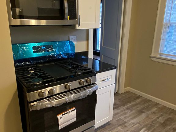 3rd image of 3110 Meadowbrook Blvd #2