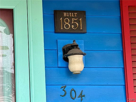 2nd image of 304 Howard St