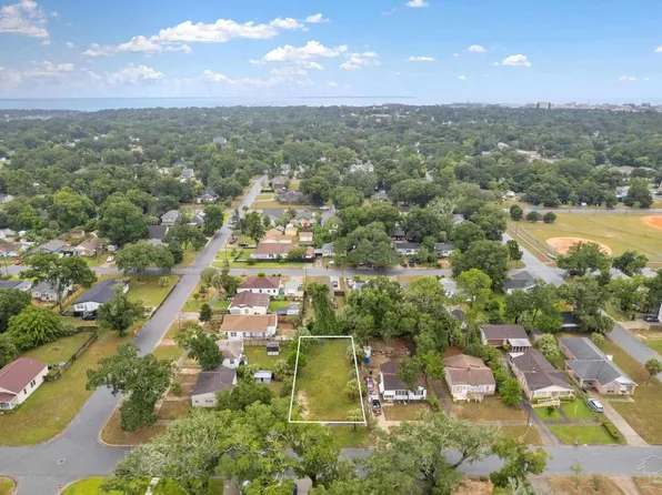 1341 E Scott St, Pensacola, FL 32503