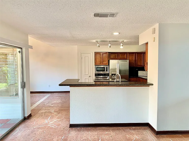 1603 Beaconshire Rd — Photo 11