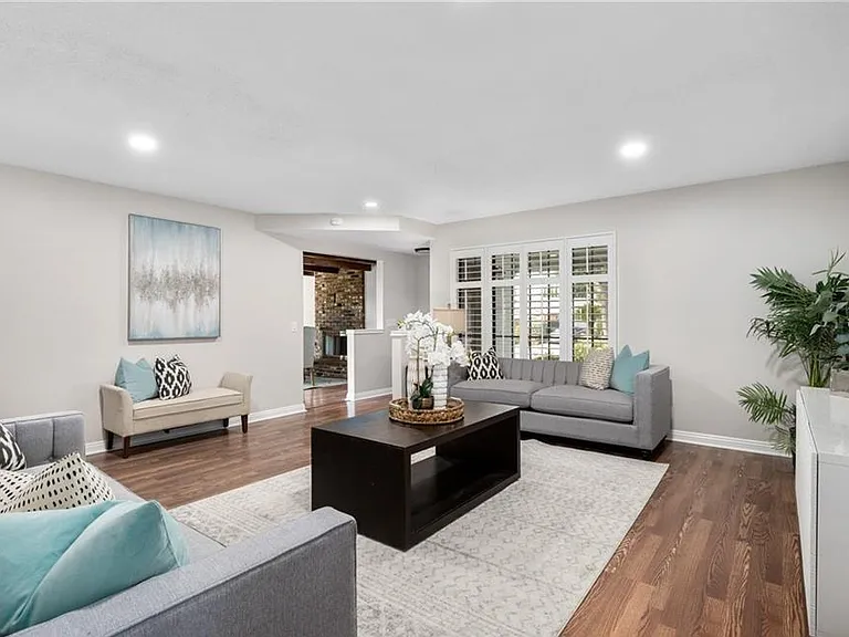 1702 Venice Ave — Photo 4