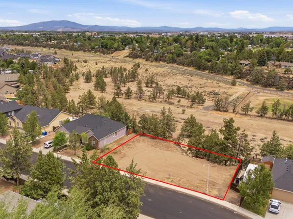 320 NW 16th Pl, Redmond, OR 97756