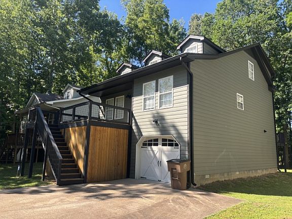 2nd image of 2141 Wooddale Ln