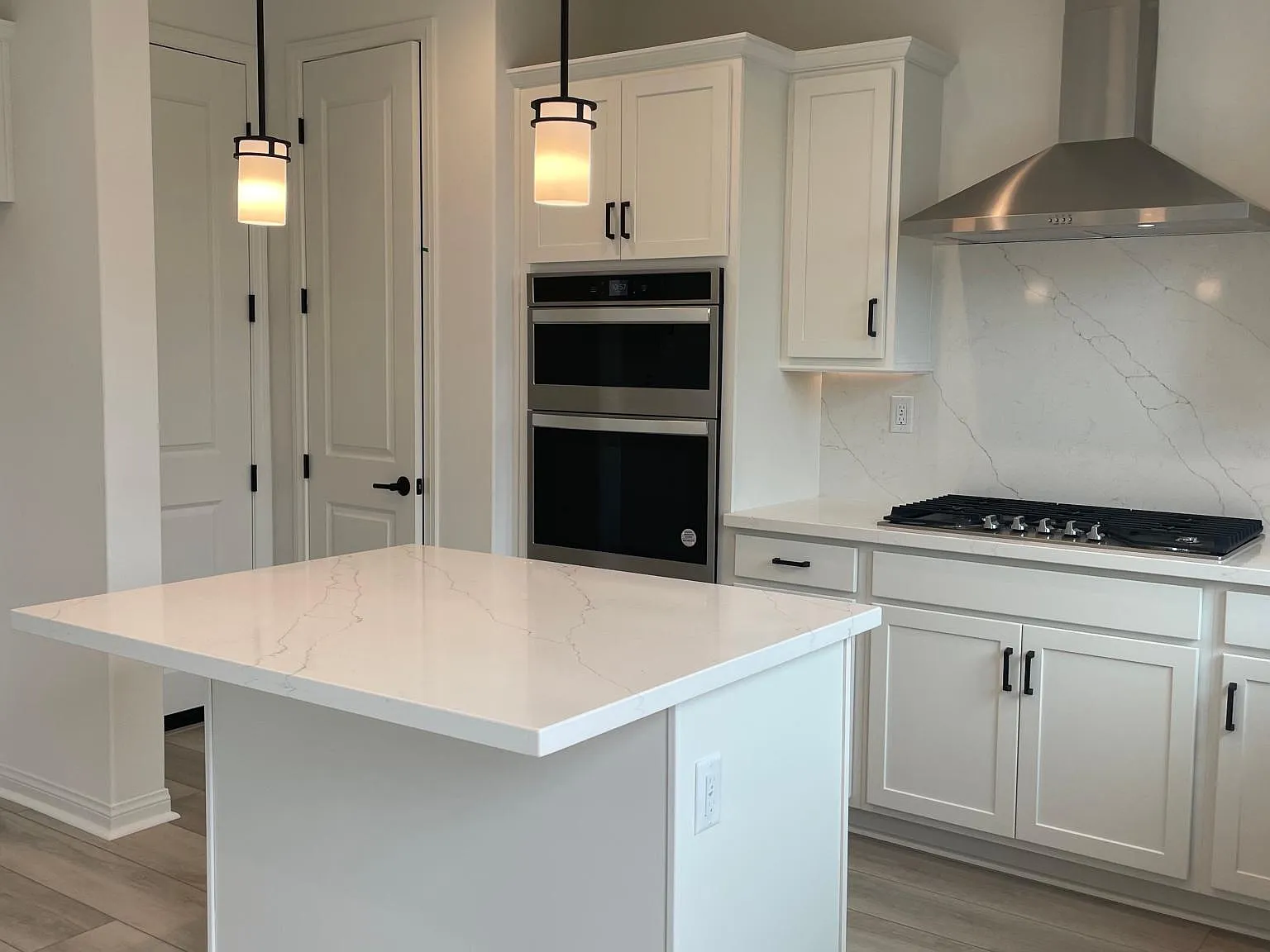 4 bed, 2.5 bath, 1763 sqft, $5,450 — Photo 3