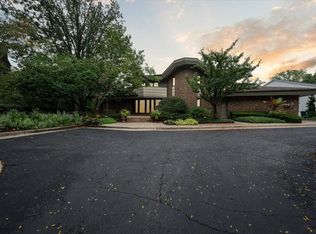 1445 Cambridge Rd, Lansing, MI 48911