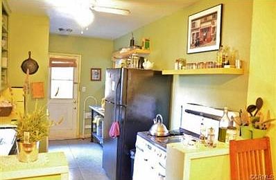 3rd image of 745 Canyon Crest Dr