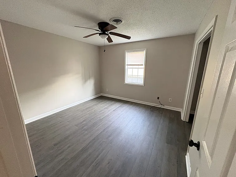 526 Whitener Dr — Photo 9