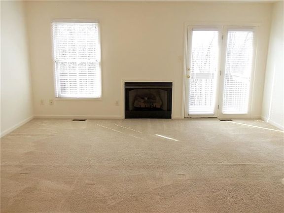 3rd image of 366 Jubilee Dr
