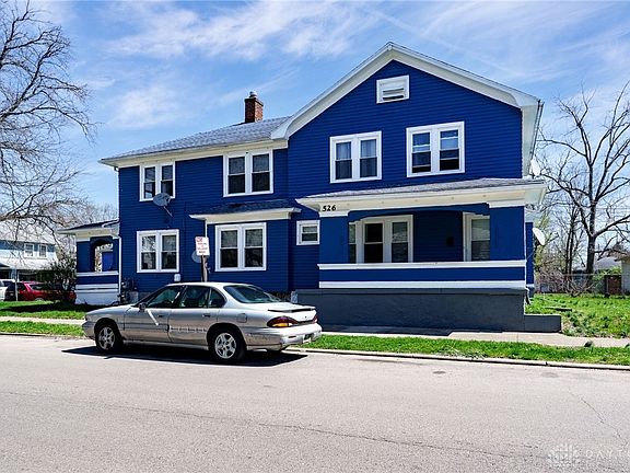 3rd image of 374 Kenwood Ave
