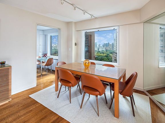 3rd image of 20 W 64th St APT 21CD