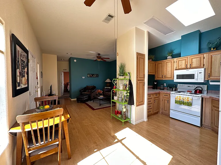 1260 W Calle De Sotelo — Photo 8