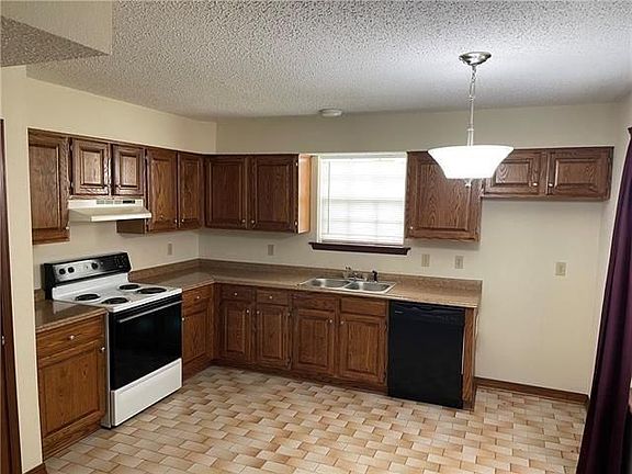 4th image of 331 Woodland Dr
