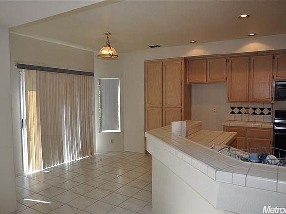 3rd image of 9631 Soaring Oaks Dr