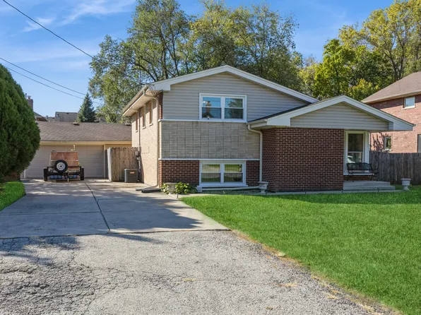 7909 W 93rd St, Hickory Hills, IL 60457