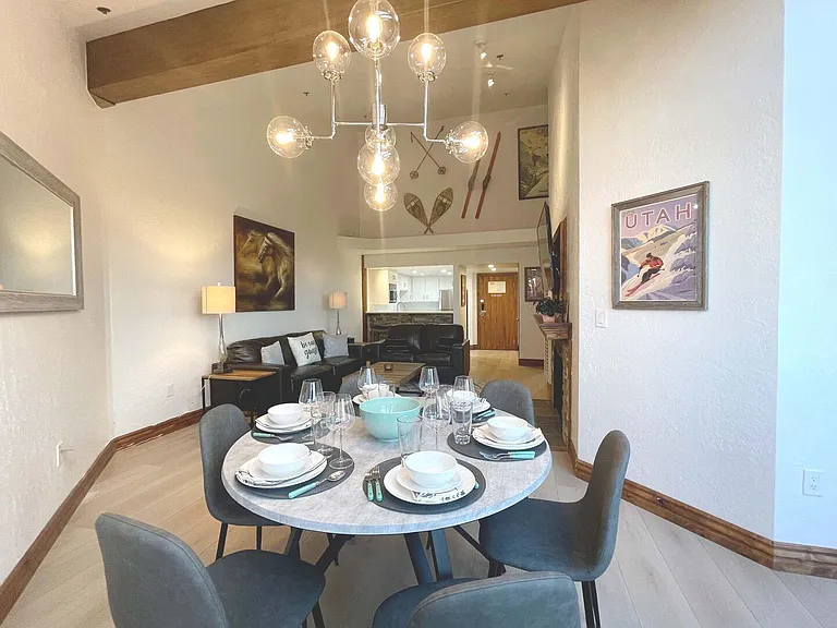 1485 Empire Ave #502 — Photo 3