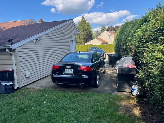 4th image of 11 Woodcrest Dr
