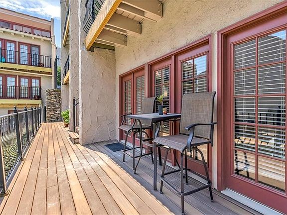 3rd image of 1111 W 46th St APT 10