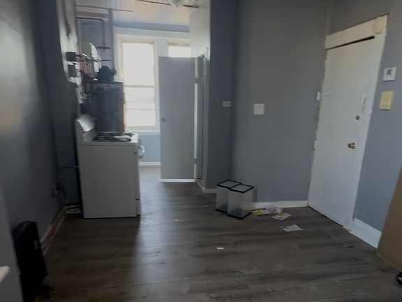 3rd image of 712 24th St #12B