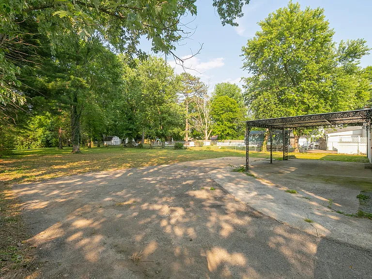 1229 Berwick Trl — Photo 44