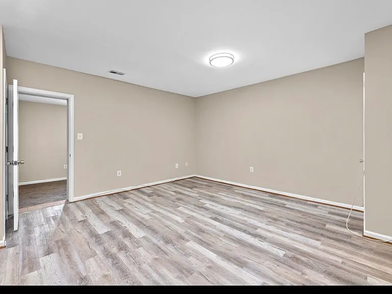 566 Newcomb St SE #3 — Photo 10