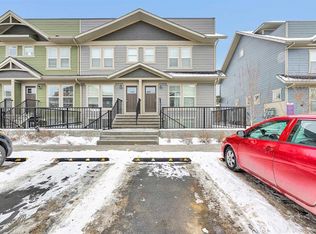 317 NW Cranbrook Sq SE, Calgary, AB T3M3E3