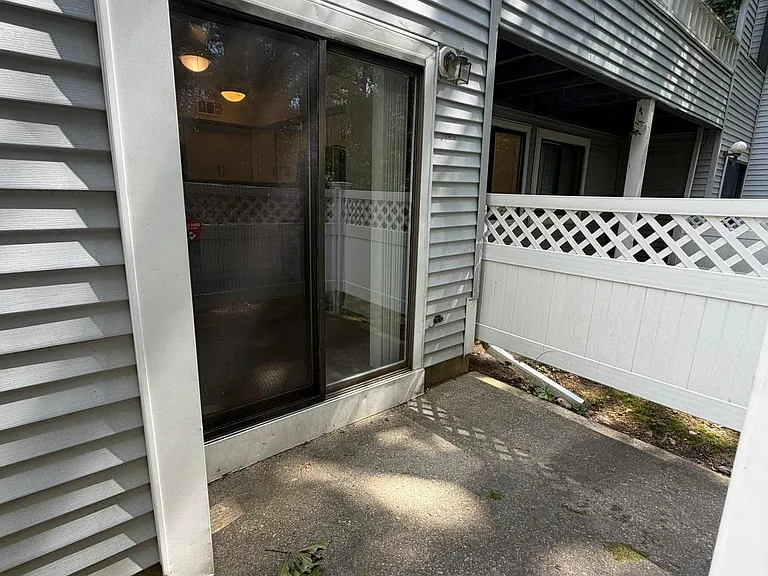 1105 Berwyck Ct — Photo 11