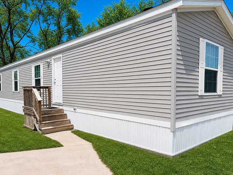 Silverstone Manufactured Home Community — Photo 7