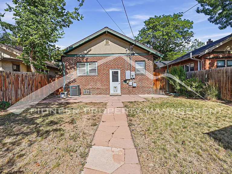 427 S Washington St — Photo 30
