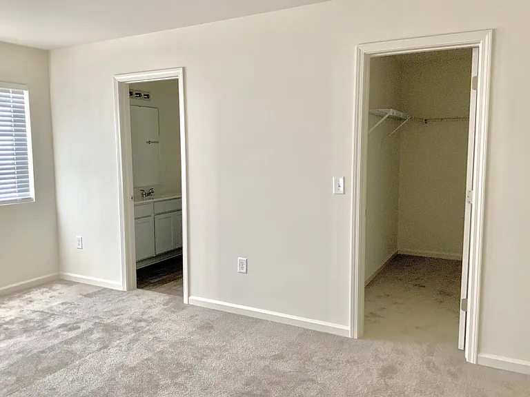 3912 Bissett Way — Photo 47