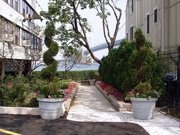 2nd image of 16641 Powells Cove Blvd APT 9D