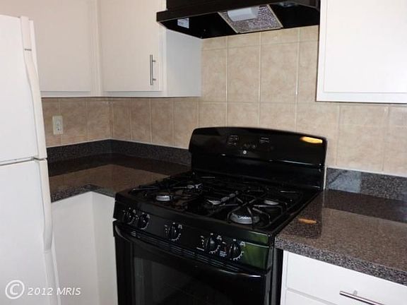 3rd image of 2100 Washington Ave APT 10A