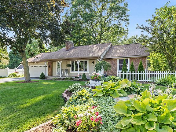 2nd image of 4532 Lexington Ct