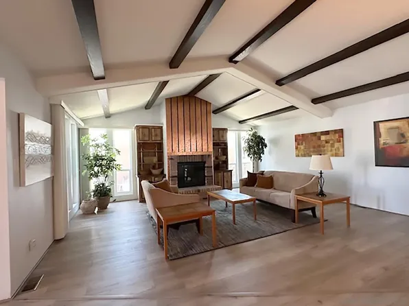 3446 Don Arturo Dr, Carlsbad, CA 92010