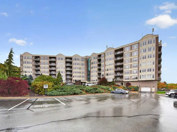 94 Bedros Ln #205, Halifax, NS B3M 4X3