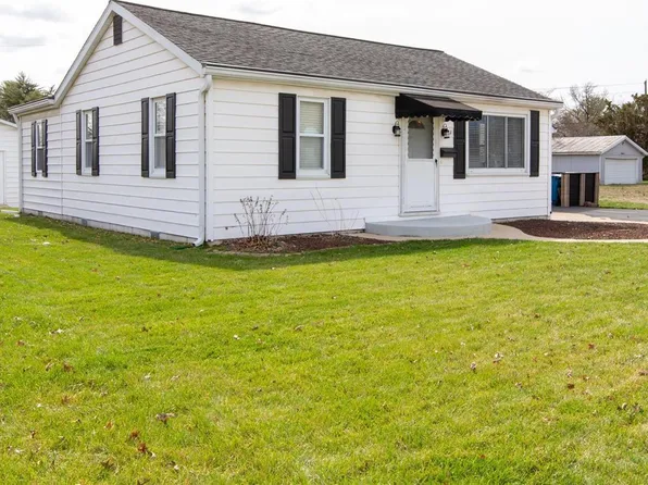 24 Hilda Ann Dr, Swansea, IL 62226