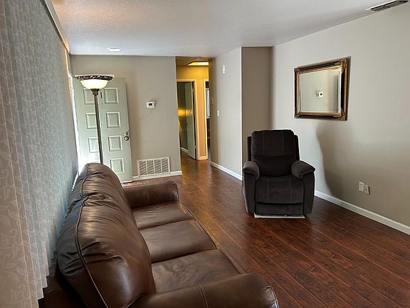 5th image of 5313 Winfield Way APT 1