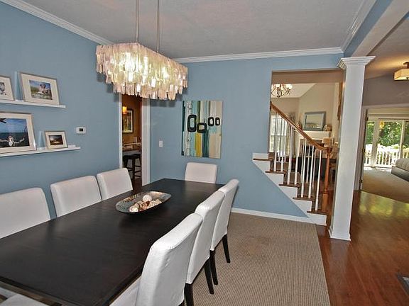 2nd image of 10436 Cambridge Pl