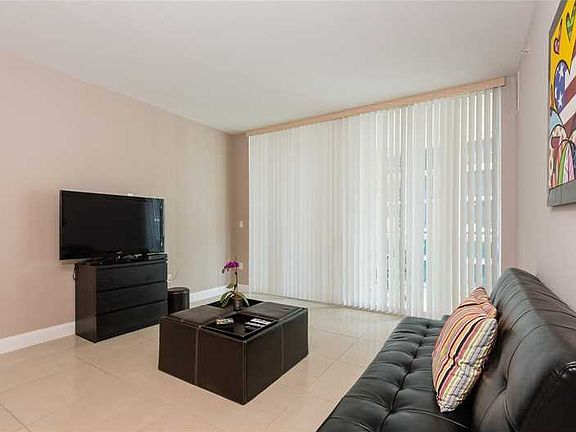 4th image of 1800 N Bayshore Dr APT 815