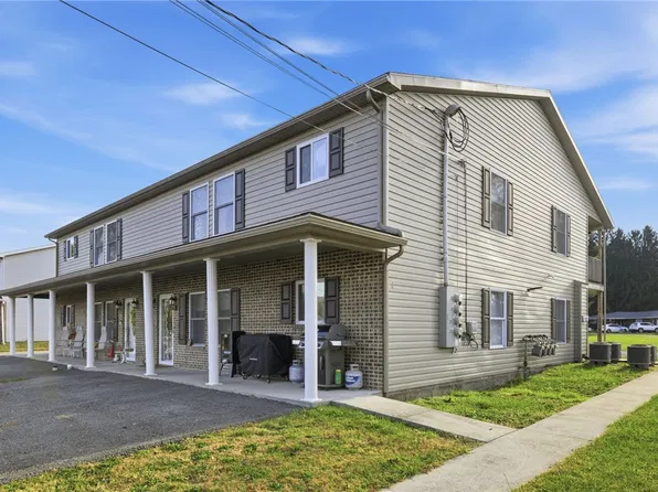 114 Wood St, Connellsville, PA 15425