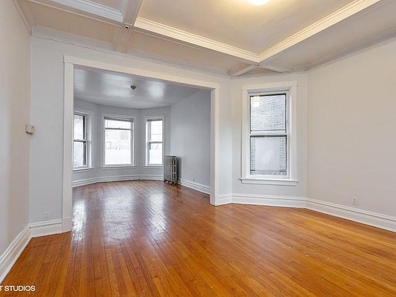4th image of 2646 N Sawyer Ave