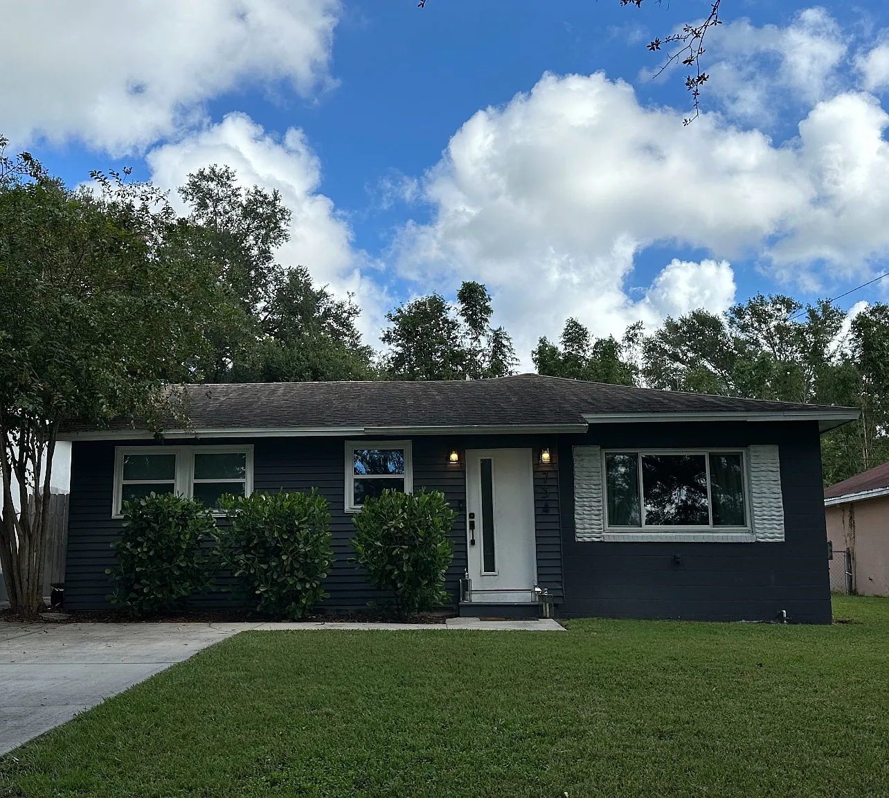 2 bed, 1062 sqft, $2,000 — Photo 1