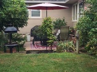 323 Simmonsville Ave, Johnston, RI 02919