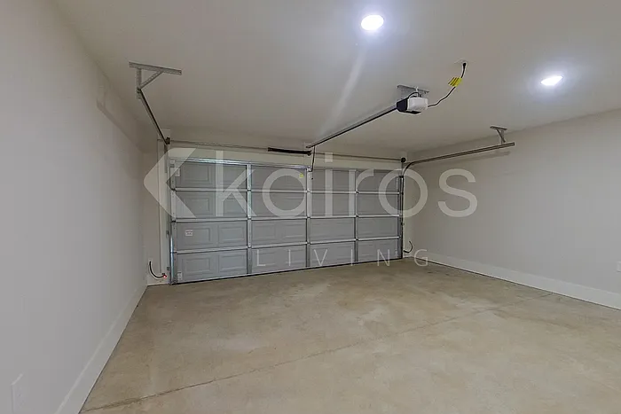 781 Park Ln — Photo 17