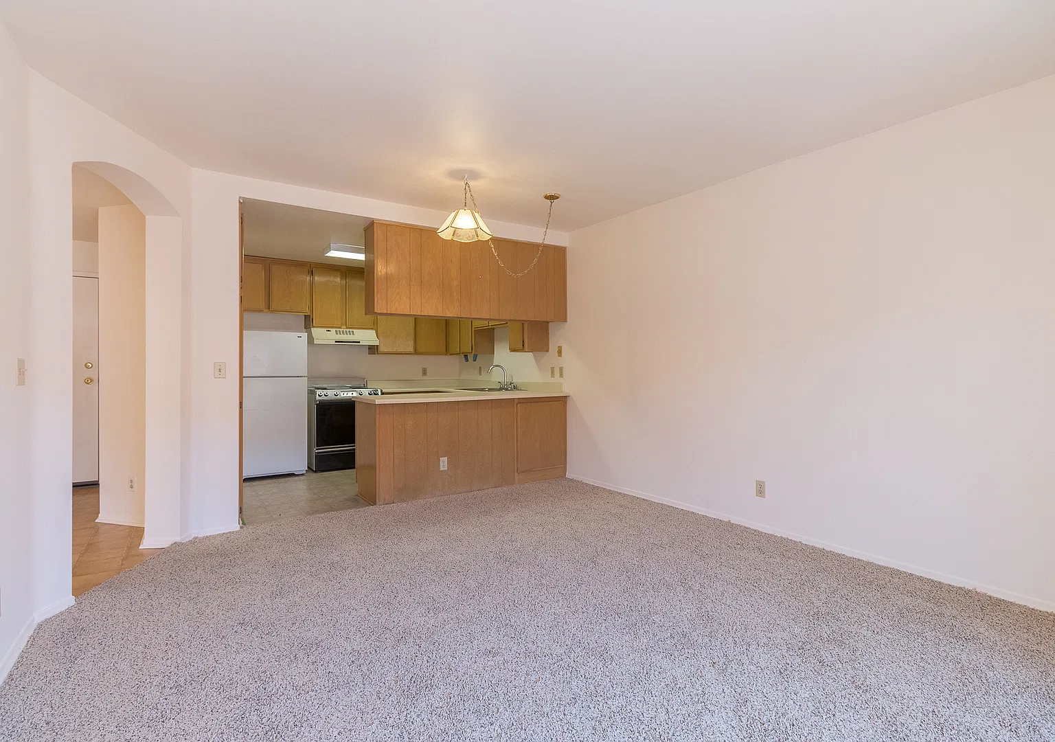 Light, Bright & Ideally Located 1-Bedroom Near The Village! — Photo 3