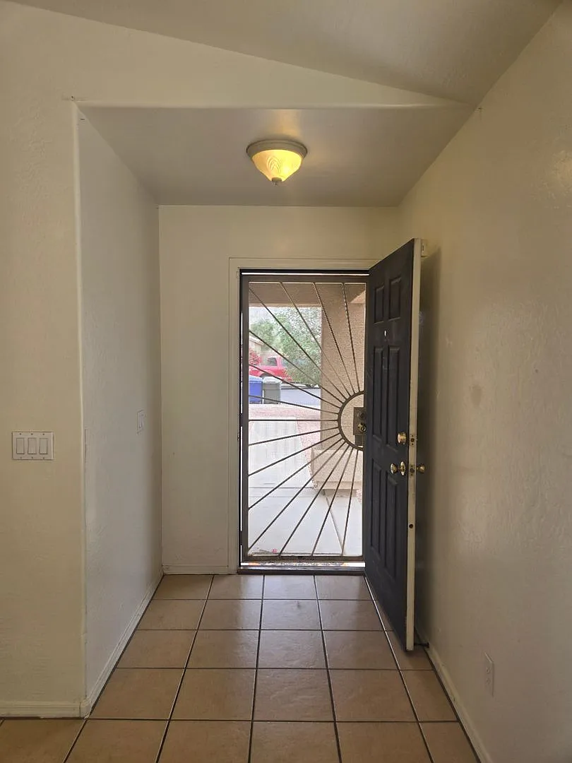 Building Photo - 11911 W Scotts Dr