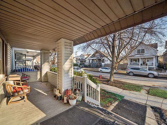3rd image of 4022 W Eddy St