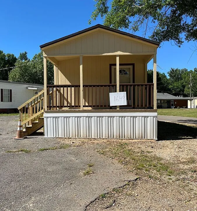 1649 Dena Dr