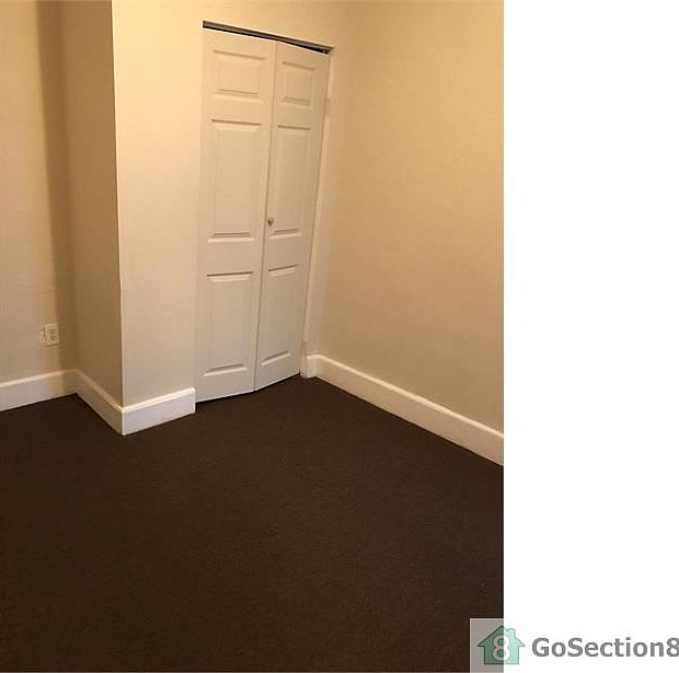2nd image of 5325 Lesher St
