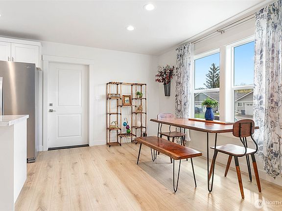 5th image of 226 Morton Street