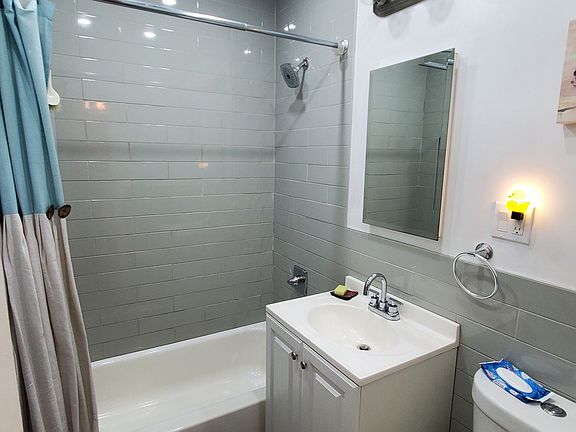 5th image of 293 Graham Ave APT 3F
